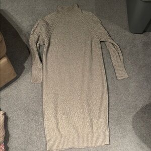 Universal Thread Cream Turtleneck Raglan Sleeve Dress
